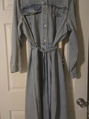 Ava & Viv Light Blue Denim Midi Dress with Waist Tie And Metal Buttons